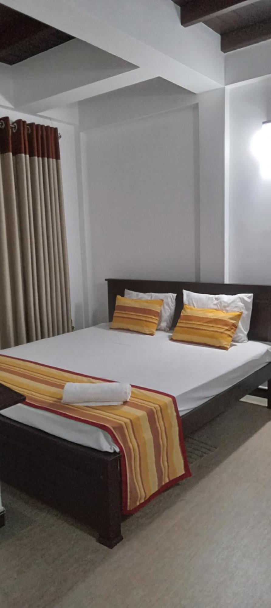 Bliss Lake, Holiday Bungalow, Thissawewa Anuradhapura Exteriör bild